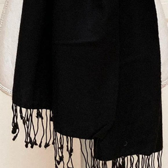 Ellen Tracy Black Cashmere, Silk Pashmina Unworn condition 60% Cashmere 40% Silk - Picture 5 of 8